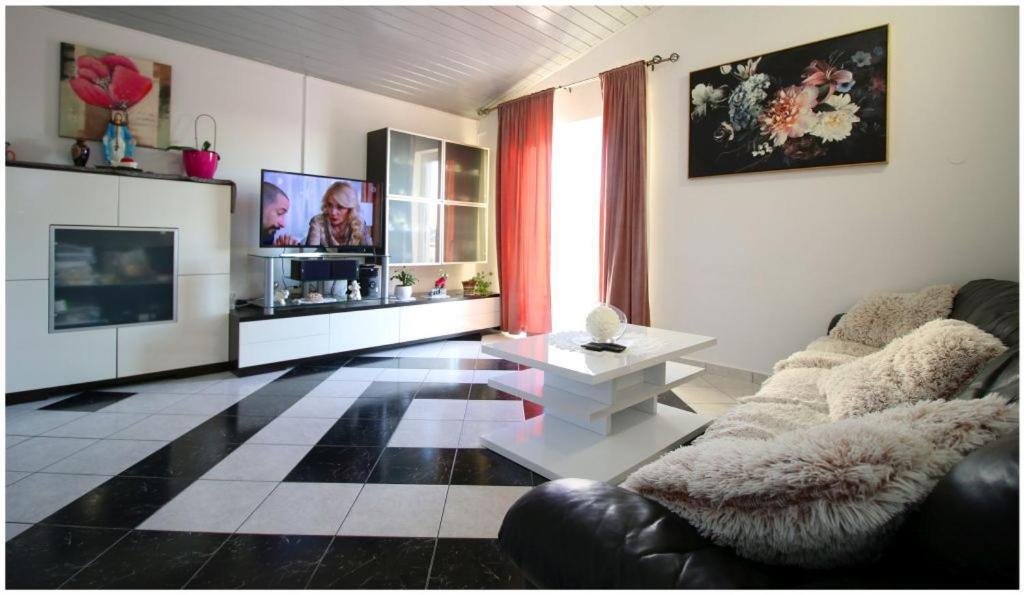 Ferienwohnung Mikelin Primošten Exterior foto